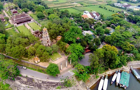 ÜBERSEE-TOUREN Thiên Mụ Pagoda, Thiên Mụ පැගෝඩාව 13_thin_m_pagoda_copy