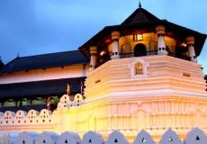OVERSEAS TOURS Vihara Relik Sang Budha indonesiatravels_kandy_3