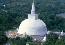 海外ツアー Maha Stupa Suwarnamali indonesiatravels_maha_stupa_2