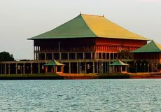 ÜBERSEE-TOUREN Parlemen baru indonesiatravels_newparliment