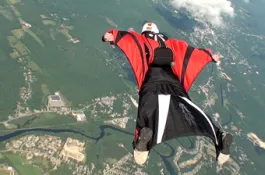 Wingsuit Flying / Wingsuiting